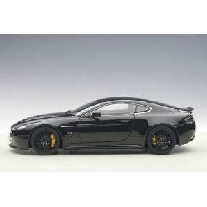 1/18 Aston Martin V12 Vantage S 2015 черный