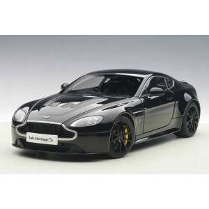 1/18 Aston Martin V12 Vantage S 2015 черный