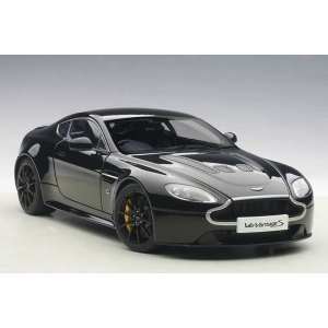 1/18 Aston Martin V12 Vantage S 2015 черный