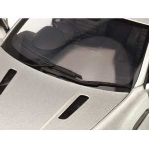 1/18 Aston Martin V8 Vantage серебристый