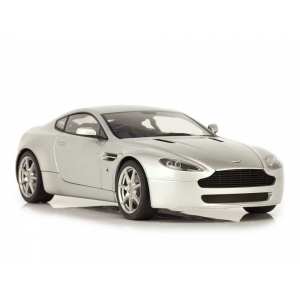 1/18 Aston Martin V8 Vantage серебристый