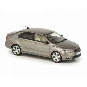 1/43 SEAT Toledo IV 2012-2019 серый металлик