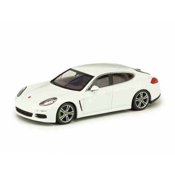 1/43 Porsche Panamera e-hybrid white