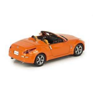 1/43 Nissan Fairlady Z 2007 родстер оранжевый