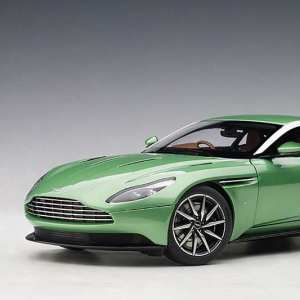 1/18 Aston Martin DB11 зеленый