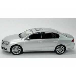 1/43 Volkswagen Passat 2010 reflexsilber-met.