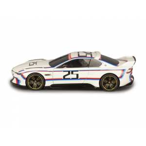 1/18 BMW 3.0 CSL Hommage R 25 белый