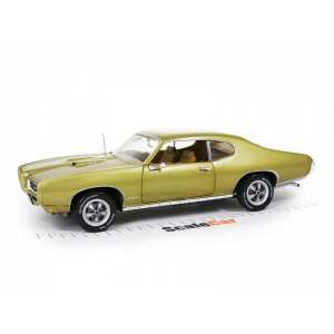 1/18 Pontiac GTO Hardtop 1969 золотистый