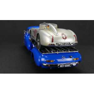 1/18 Mercedes-Benz Renntransporter Blue Wonder синий + Mercedes-Benz 300 SLR 701 Dirty Hero ® 1955 серебристый