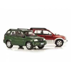 1/43 Altaya Chevrolet Tracker 2001 зеленый + PremiumX Suzuki Grand Vitara 2001 красный с серебристым