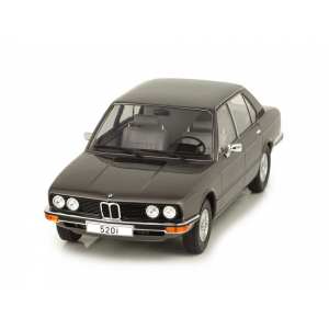 1/18 BMW 5 series E12 1973 серый