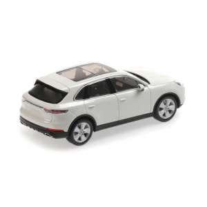 1/43 Porsche Cayenne 2017 белый