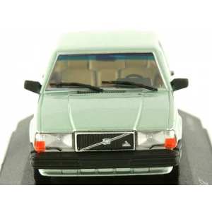 1/43 Volvo 740 1986 LIGHT GREEN METALLIC