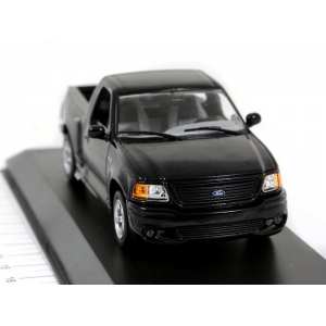 1/43 Ford F-150 SVT Lightning 1999 черный