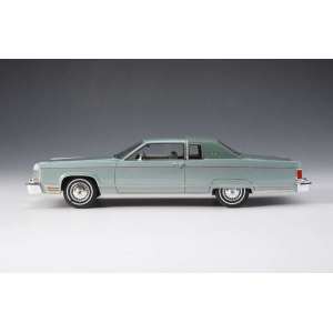 1/43 Lincoln Continental Coupe 1976 зеленый