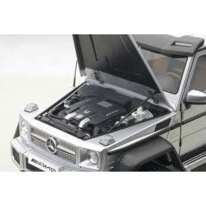 1/18 Mercedes-Benz G63 AMG 6x6 2013 (silver) серебристый