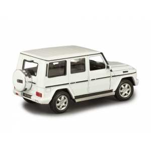 1/24 Mercedes-Benz G-class 2009 W463 белый