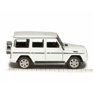 1/24 Mercedes-Benz G-class 2009 W463 белый