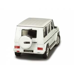 1/24 Mercedes-Benz G-class 2009 W463 белый