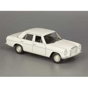 1/24 Mercedes-Benz 220 W115 белый