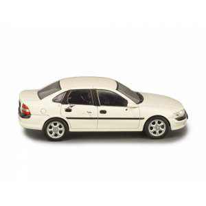 1/43 Chevrolet Vectra 2.2 GLS 1998 (Opel Vectra B) белый