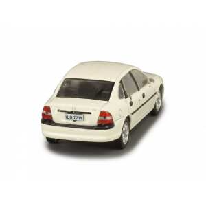 1/43 Chevrolet Vectra 2.2 GLS 1998 (Opel Vectra B) белый