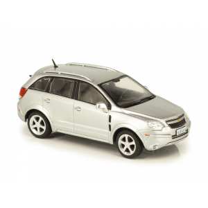 1/43 Chevrolet Captiva 2008 (версия для США и Бразилии, аналог Opel Antara) серебристый