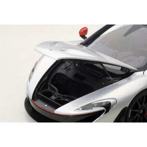 1/18 McLaren P1 2013 ice silver серебристый