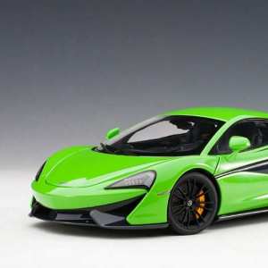 1/18 McLaren 570S 2016 зеленый
