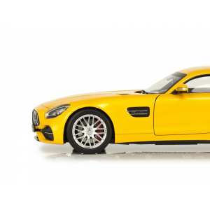 1/18 Mercedes-Benz AMG GT S Coupe (C190) желтый