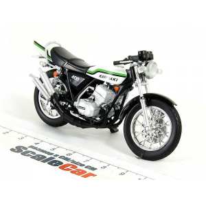 1/24 Мотоцикл Kawasaki KH400 A7 бело-зелёный