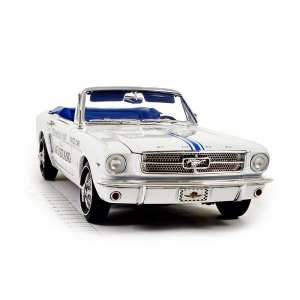 1/18 Ford Mustang convertible Indy 500 Pace Car 1965 белый