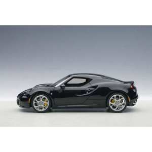 1/18 Alfa Romeo 4C 2013 (черный)