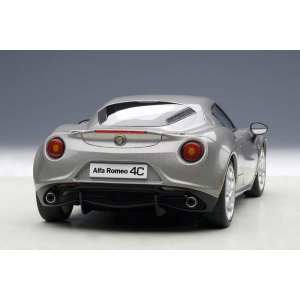 1/18 Alfa Romeo 4C 2013 серый металлик