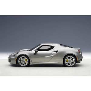 1/18 Alfa Romeo 4C 2013 серый металлик