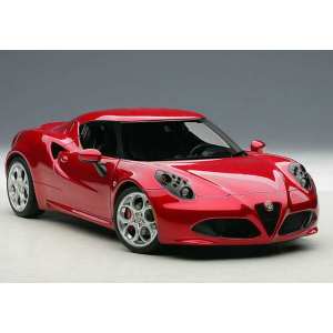 1/18 Alfa Romeo 4C 2013 (красный)