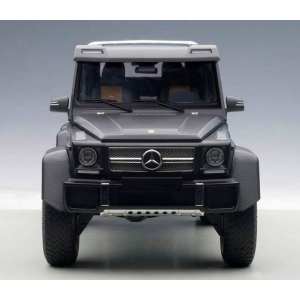 1/18 Mercedes-Benz G63 AMG 6x6 2013 матовый черный