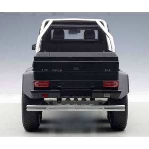 1/18 Mercedes-Benz G63 AMG 6x6 2013 матовый черный