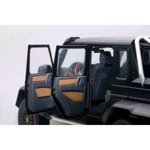 1/18 Mercedes-Benz G63 AMG 6x6 2013 матовый черный