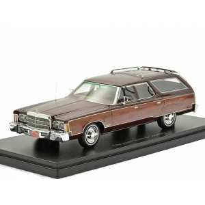 1/43 Chrysler Town & Country (универсал) 1976 коричневый с отделкой под дерево