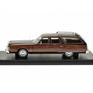 1/43 Chrysler Town & Country (универсал) 1976 коричневый с отделкой под дерево