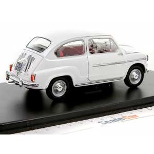1/24 FIAT 600D 1960 белый