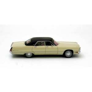 1/43 Chrysler IMPERIAL 1971 White/Black