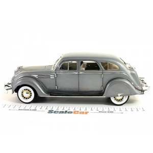 1/18 Chrysler Airflow 1936 серый мет.