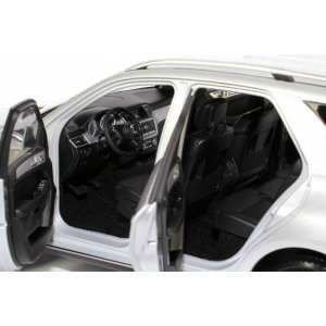 1/18 Mercedes-Benz M-Klasse 2012 W166 iridium silver met