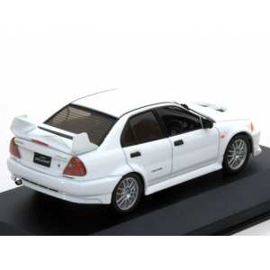 1/43 Mitsubishi Lancer EVO V 1998 белый