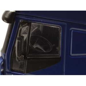1/43 Iveco Stralis седельный тягач 2012 синий металлик