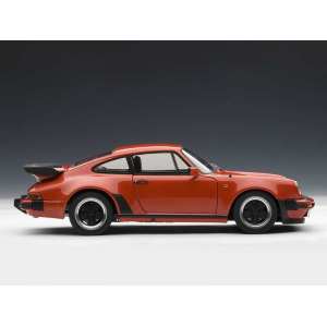 1/18 Porsche 911 (930) 3.3 TURBO (GUARDSRED) 1986