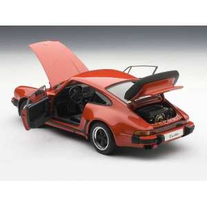 1/18 Porsche 911 (930) 3.3 TURBO (GUARDSRED) 1986