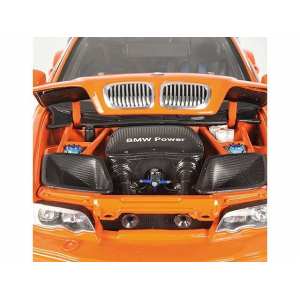 1/18 BMW M3 GTR STREET E46 2001 orange